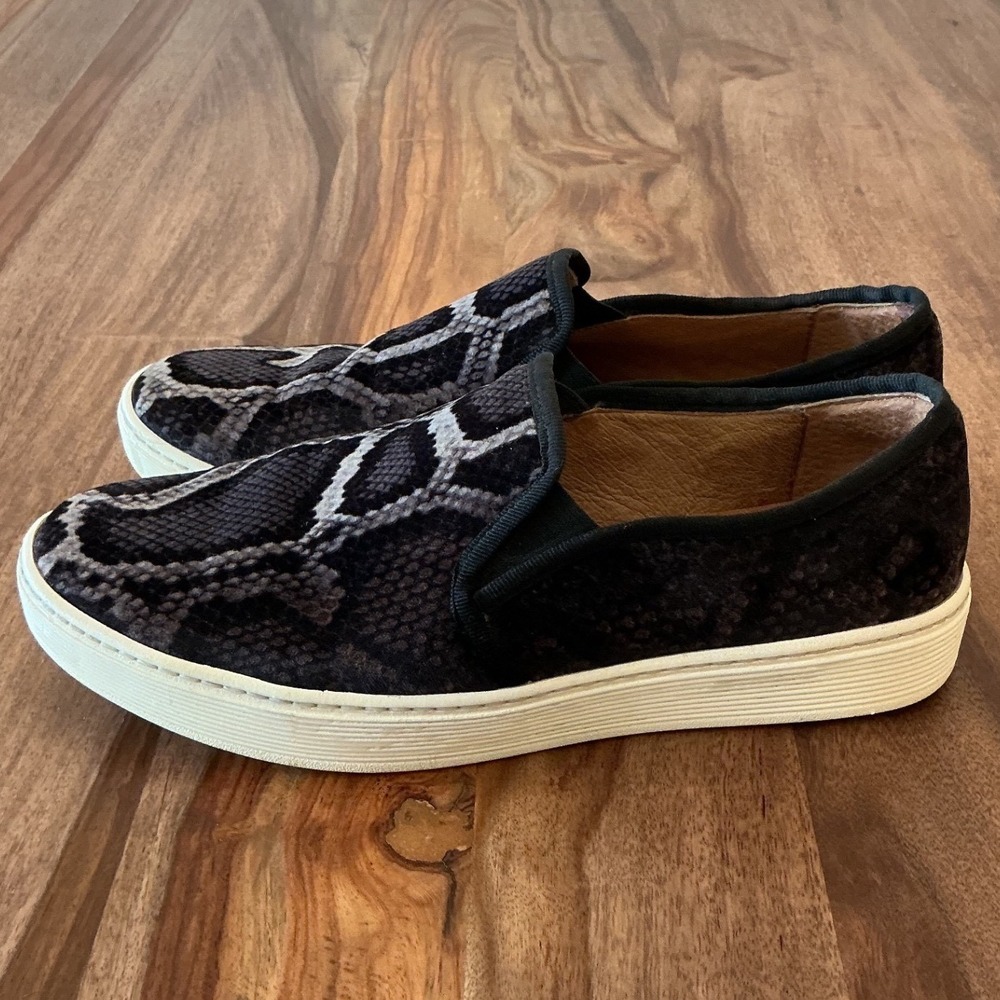 Sofft Womens Snakeskin Print Slip On Sneakers Black Grey SF0003358 Size 8.5M